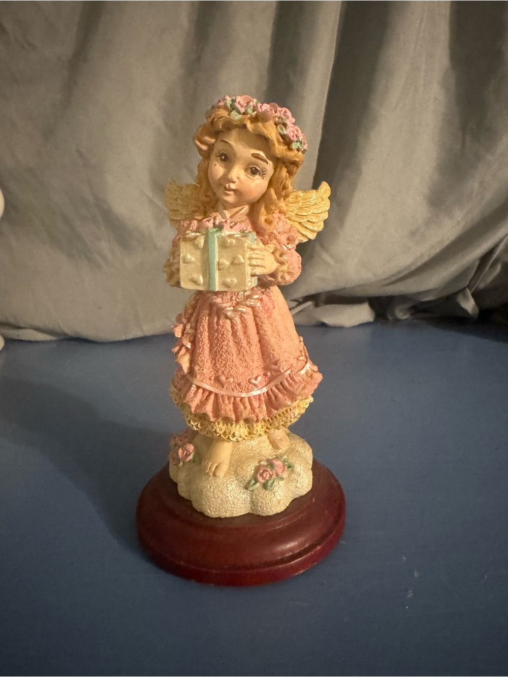 Vintage House Of Lloyd Giving Angel 1996 Christmas Around the World Figurine